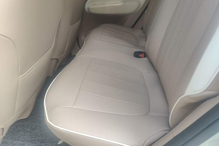 Used Wuling Hongguang MINIEV 2025 Four-Door Version Advanced Edition Left Rear Seat