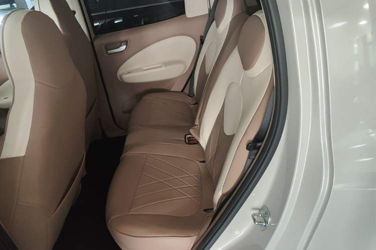 Used Wuling Hongguang MINIEV 2025 Four-Door Version Advanced Edition Left Rear Seat