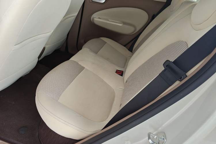 Used Wuling Hongguang MINIEV 2025 Four-Door Version Advanced Edition Left Rear Seat