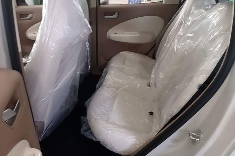 Used Wuling Hongguang MINIEV 2025 Four-Door Version Advanced Edition Left Rear Seat