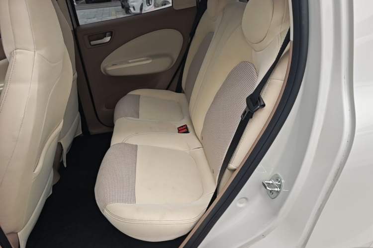 Used Wuling Hongguang MINIEV 2025 Four-Door Version Advanced Edition Left Rear Seat