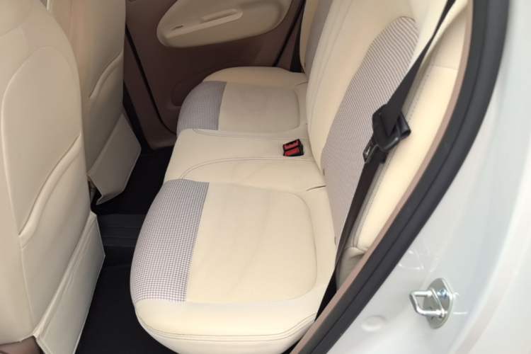 Used Wuling Hongguang MINIEV 2025 Four-Door Version Advanced Edition Left Rear Seat