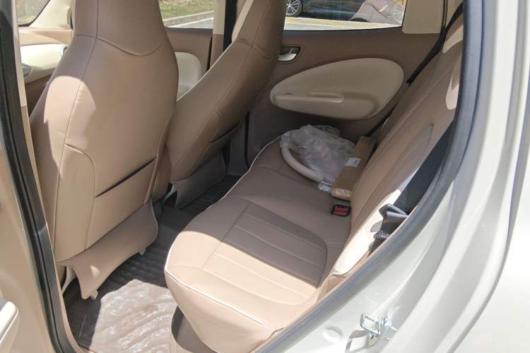 Used Wuling Hongguang MINIEV 2025 Four-Door Version Zhenxiang+ Edition Left Rear Seat