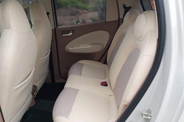 Used Wuling Hongguang MINIEV 2025 Four-Door Version Advanced Edition Left Rear Seat