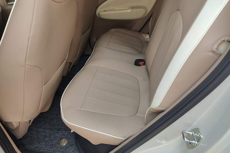 Used Wuling Hongguang MINIEV 2025 Four-Door Version Advanced Edition Left Rear Seat