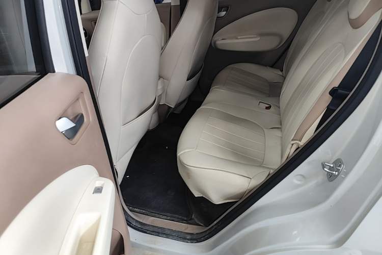 Used Wuling Hongguang MINIEV 2025 Four-Door Version Advanced Edition Left Rear Seat