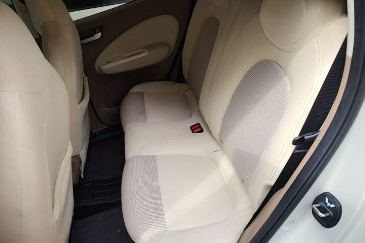 Used Wuling Hongguang MINIEV 2025 Four-Door Version Premium Edition Left Rear Seat