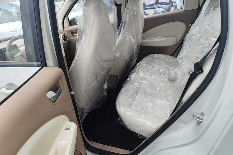 Used Wuling Hongguang MINIEV 2025 Four-Door Version Advanced Edition Left Rear Seat