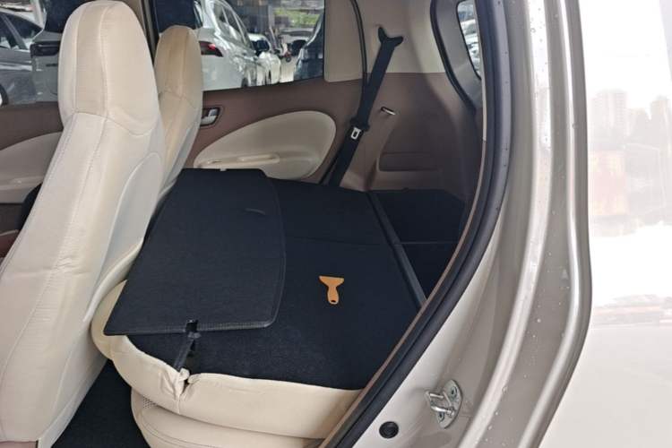 Used Wuling Hongguang MINIEV 2025 Four-Door Version Advanced Edition Left Rear Seat