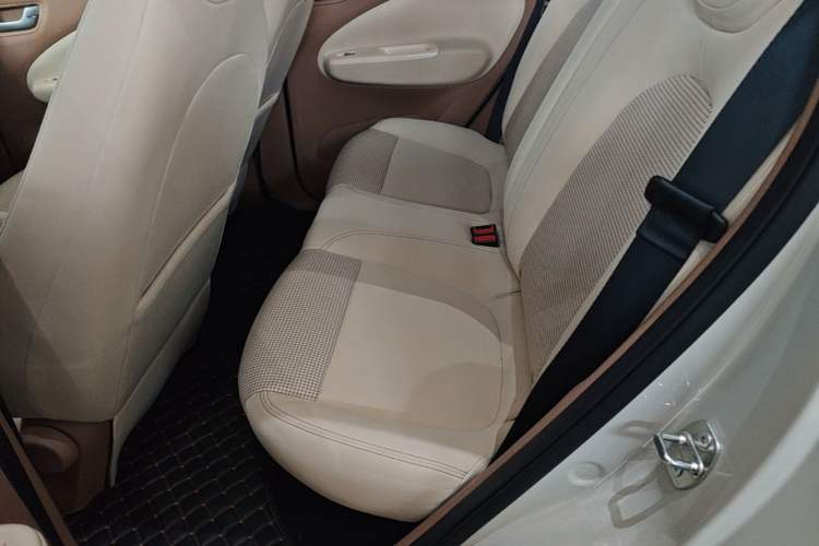 Used Wuling Hongguang MINIEV 2025 Four-Door Version Advanced Edition Left Rear Seat