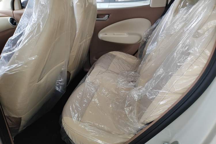 Used Wuling Hongguang MINIEV 2025 Four-Door Version Advanced Edition Left Rear Seat