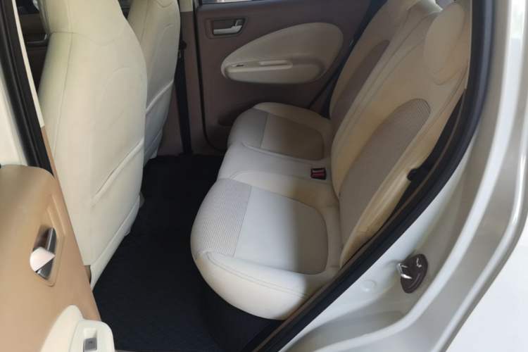 Used Wuling Hongguang MINIEV 2025 Four-Door Version Advanced Edition Left Rear Seat