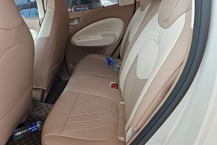 Used Wuling Hongguang MINIEV 2025 Four-Door Version Advanced Edition Left Rear Seat