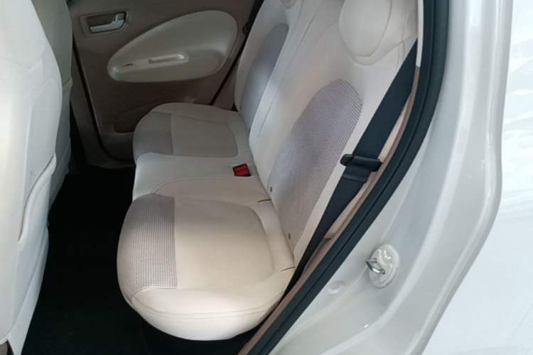 Used Wuling Hongguang MINIEV 2025 Four-Door Version Advanced Edition Left Rear Seat