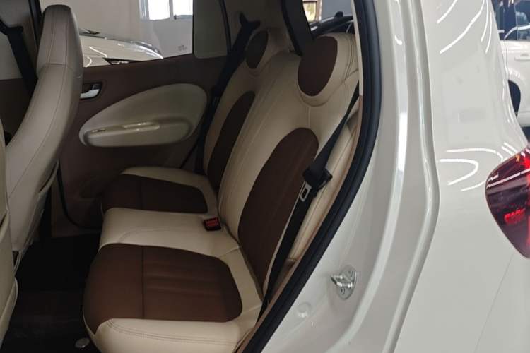 Used Wuling Hongguang MINIEV 2025 Four-Door Version Advanced Edition Left Rear Seat