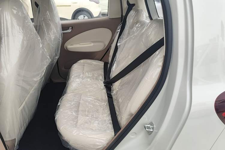 Used Wuling Hongguang MINIEV 2025 Four-Door Version Advanced Edition Left Rear Seat