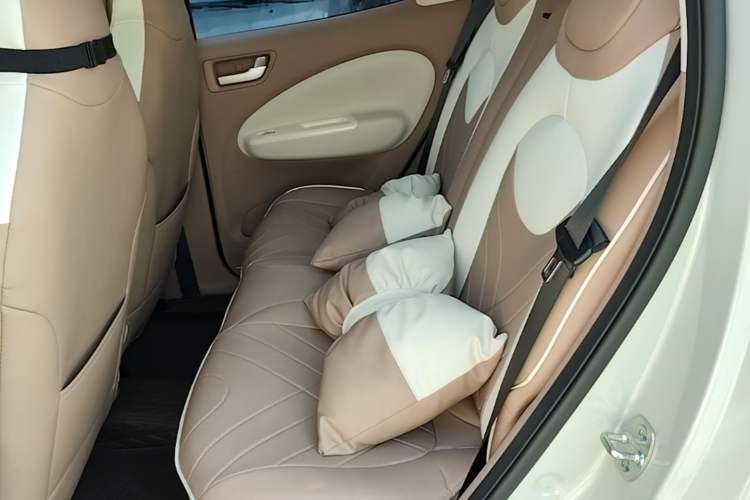 Used Wuling Hongguang MINIEV 2025 Four-Door Version Zhenxiang+ Edition Left Rear Seat