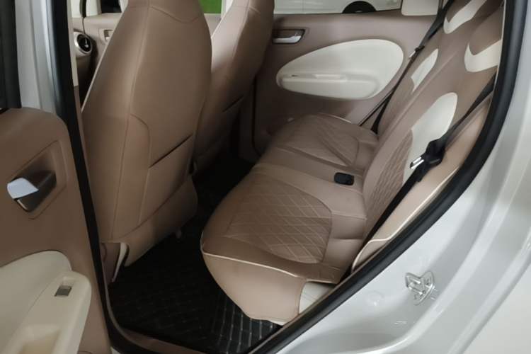 Used Wuling Hongguang MINIEV 2025 Four-Door Version Premium Edition Left Rear Seat
