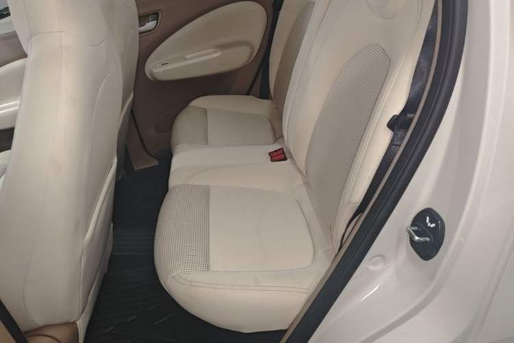 Used Wuling Hongguang MINIEV 2025 Four-Door Version Advanced Edition Left Rear Seat