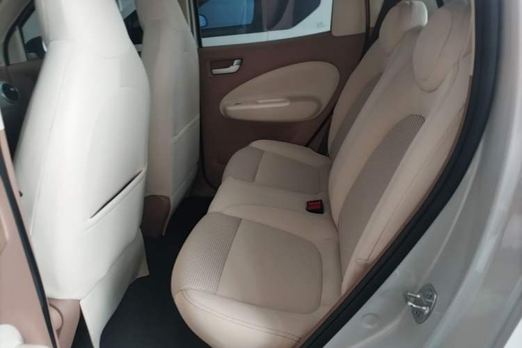 Used Wuling Hongguang MINIEV 2025 Four-Door Version Advanced Edition Left Rear Seat