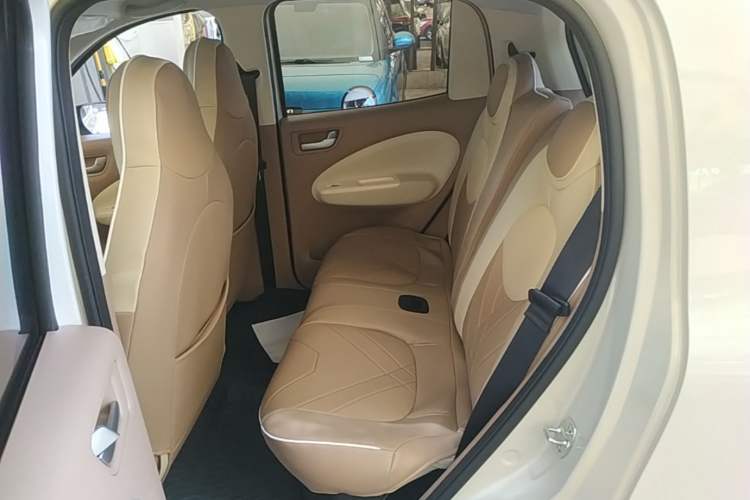 Used Wuling Hongguang MINIEV 2025 Four-Door Version Advanced Edition Left Rear Seat