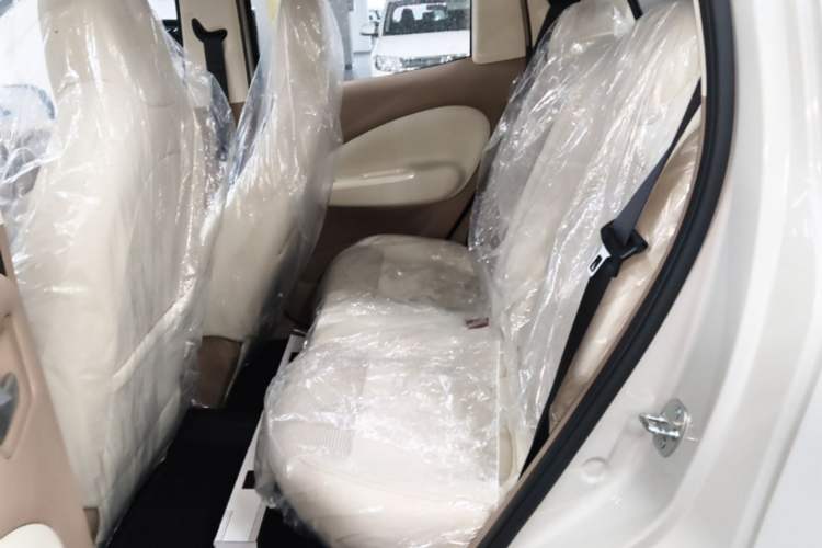 Used Wuling Hongguang MINIEV 2025 Four-Door Version Advanced Edition Left Rear Seat