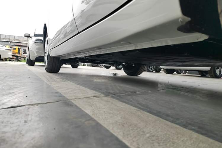 Used Wuling Hongguang MINIEV 2025 Four-Door Version Advanced Edition Left Side Sill