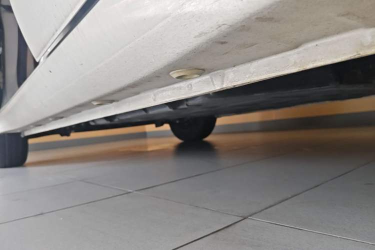 Used Wuling Hongguang MINIEV 2025 Four-Door Version Premium Edition Left Side Sill