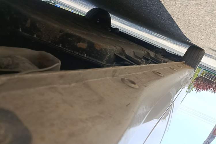 Used Wuling Hongguang MINIEV 2025 Four-Door Version Advanced Edition Left Side Sill