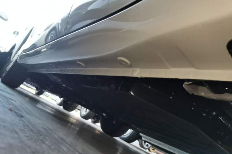 Used Wuling Hongguang MINIEV 2025 Four-Door Version Advanced Edition Left Side Sill