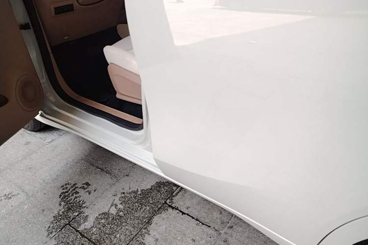 Used Wuling Hongguang MINIEV 2025 Four-Door Version Advanced Edition Left Side Sill