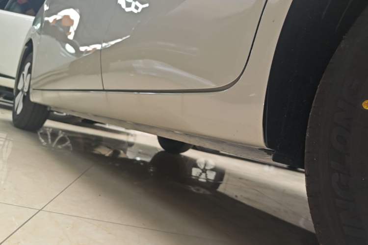 Used Wuling Hongguang MINIEV 2025 Four-Door Version Premium Edition Left Side Sill