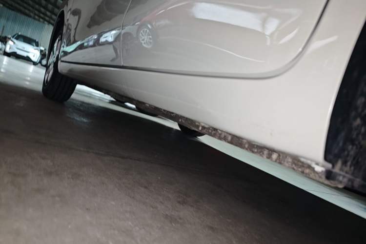 Used Wuling Hongguang MINIEV 2025 Four-Door Version Advanced Edition Left Side Sill