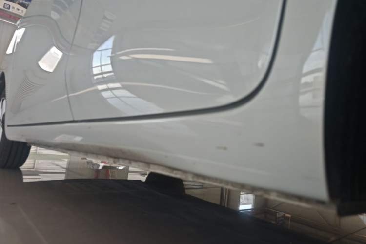 Used Wuling Hongguang MINIEV 2025 Four-Door Version Advanced Edition Left Side Sill