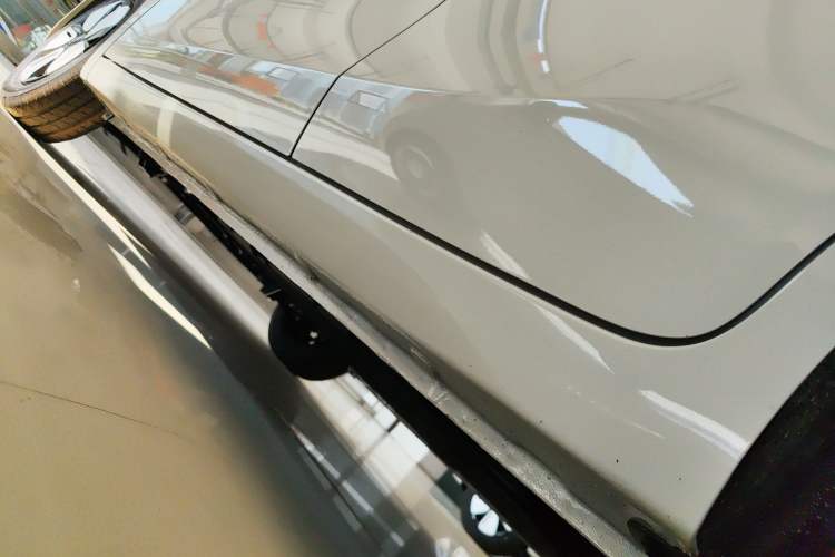 Used Wuling Hongguang MINIEV 2025 Four-Door Version Advanced Edition Left Side Sill