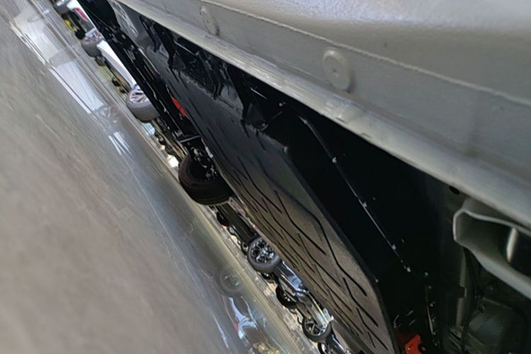 Used Wuling Hongguang MINIEV 2025 Four-Door Version Advanced Edition Left Side Sill