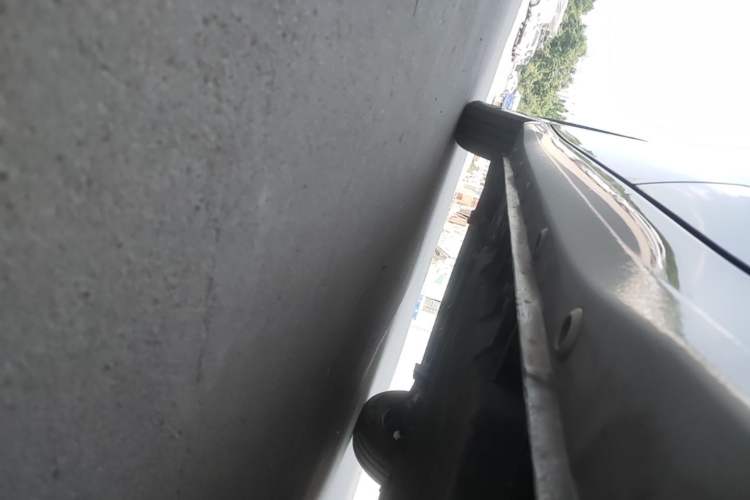 Used Wuling Hongguang MINIEV 2025 Four-Door Version Premium Edition Left Side Sill