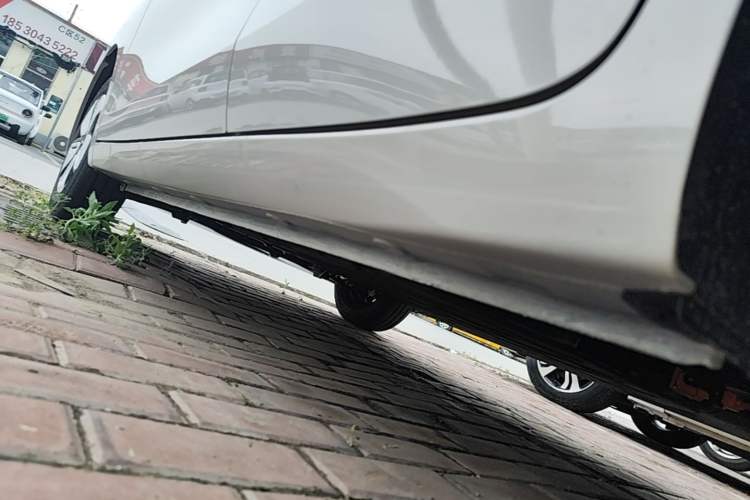 Used Wuling Hongguang MINIEV 2025 Four-Door Version Advanced Edition Left Side Sill