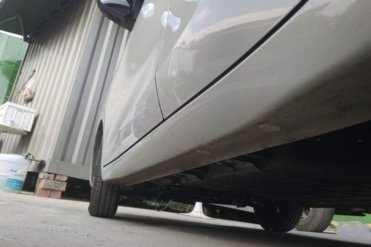 Used Wuling Hongguang MINIEV 2025 Four-Door Version Advanced Edition Left Side Sill