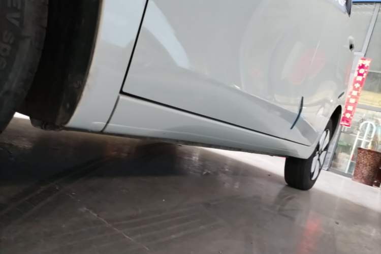Used Wuling Hongguang MINIEV 2025 Four-Door Version Advanced Edition Left Side Sill