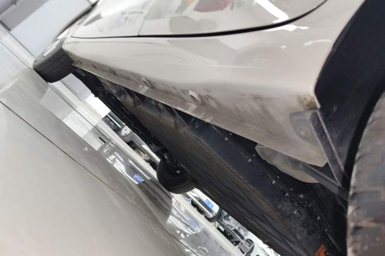 Used Wuling Hongguang MINIEV 2025 Four-Door Version Advanced Edition Left Side Sill