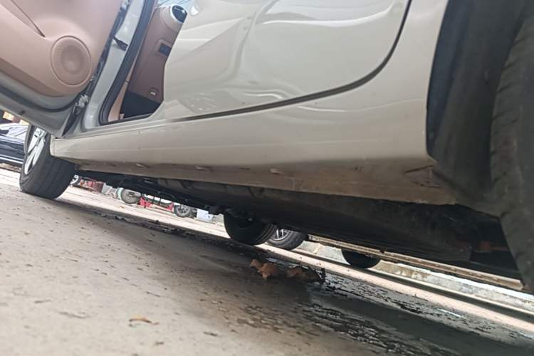 Used Wuling Hongguang MINIEV 2025 Four-Door Version Zhenxiang+ Edition Left Side Sill