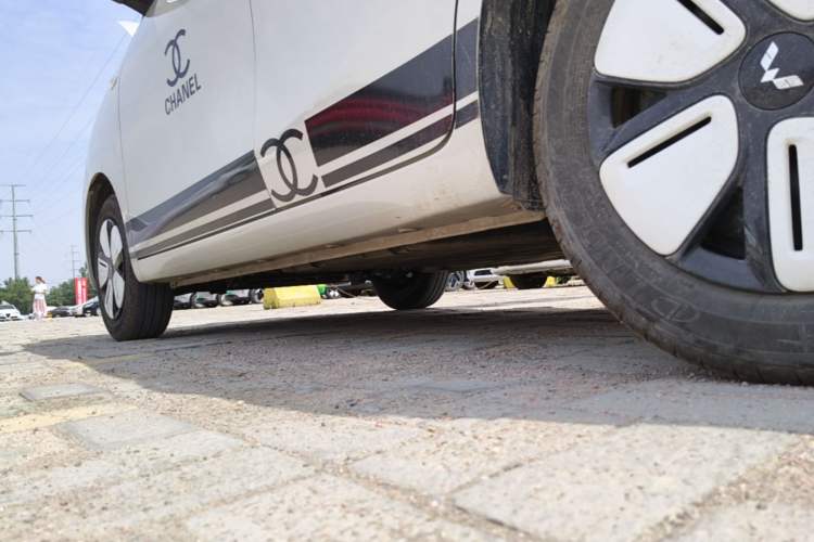 Used Wuling Hongguang MINIEV 2025 Four-Door Version Zhenxiang+ Edition Left Side Sill