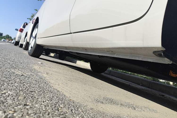 Used Wuling Hongguang MINIEV 2025 Four-Door Version Advanced Edition Left Side Sill