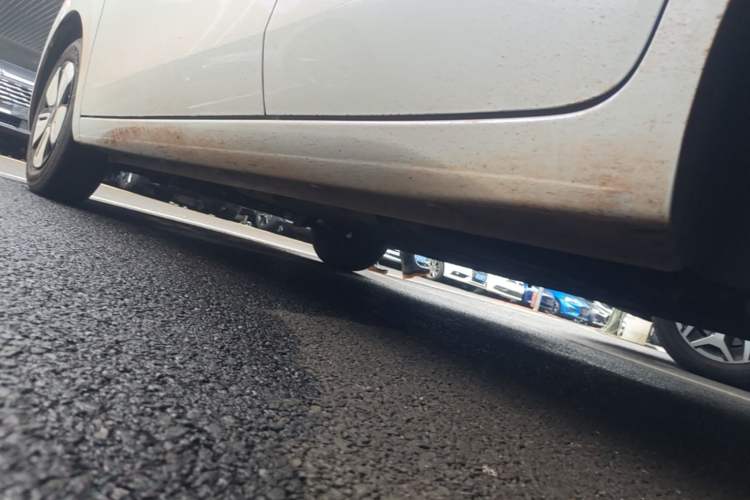Used Wuling Hongguang MINIEV 2025 Four-Door Version Advanced Edition Left Side Sill
