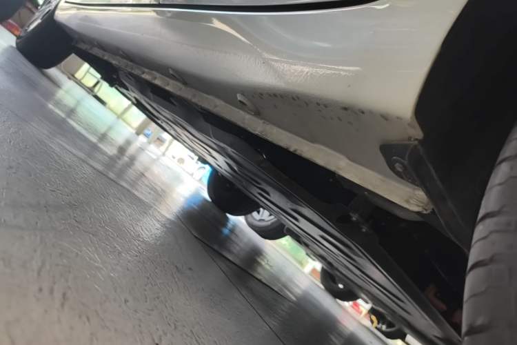 Used Wuling Hongguang MINIEV 2025 Four-Door Version Advanced Edition Left Side Sill