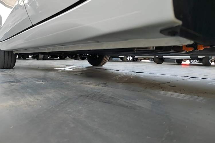 Used Wuling Hongguang MINIEV 2025 Four-Door Version Advanced Edition Left Side Sill