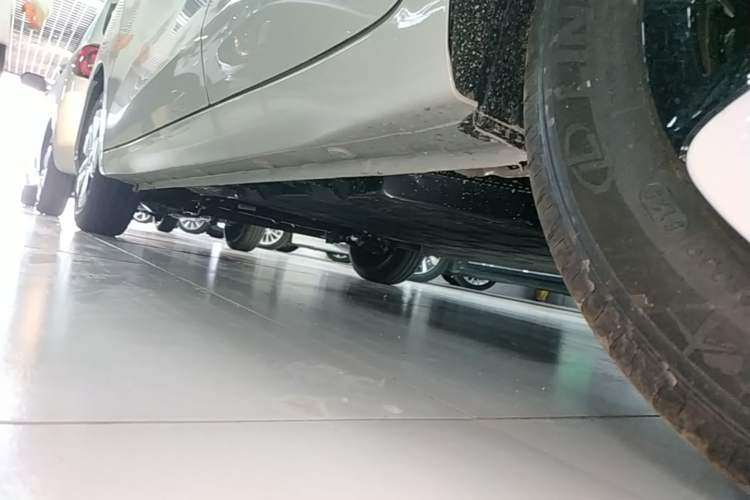 Used Wuling Hongguang MINIEV 2025 Four-Door Version Advanced Edition Left Side Sill