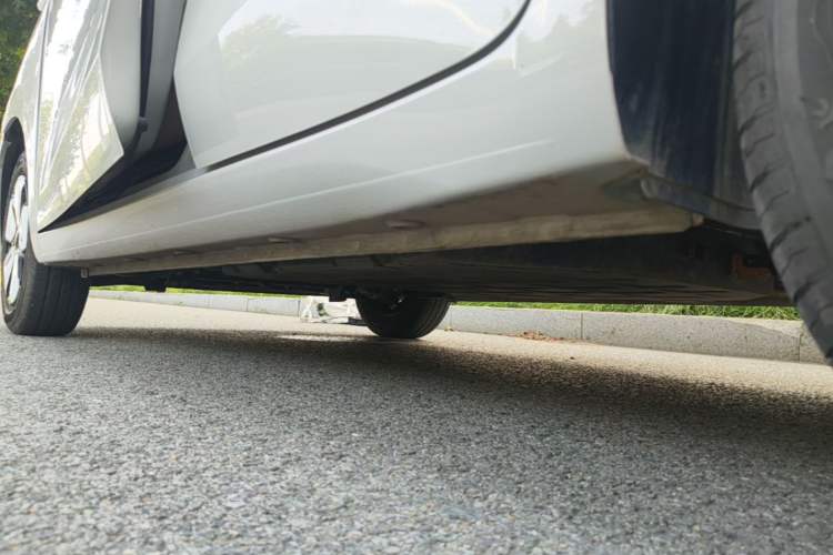 Used Wuling Hongguang MINIEV 2025 Four-Door Version Advanced Edition Left Side Sill