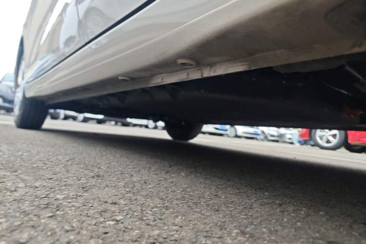 Used Wuling Hongguang MINIEV 2025 Four-Door Version Advanced Edition Left Side Sill